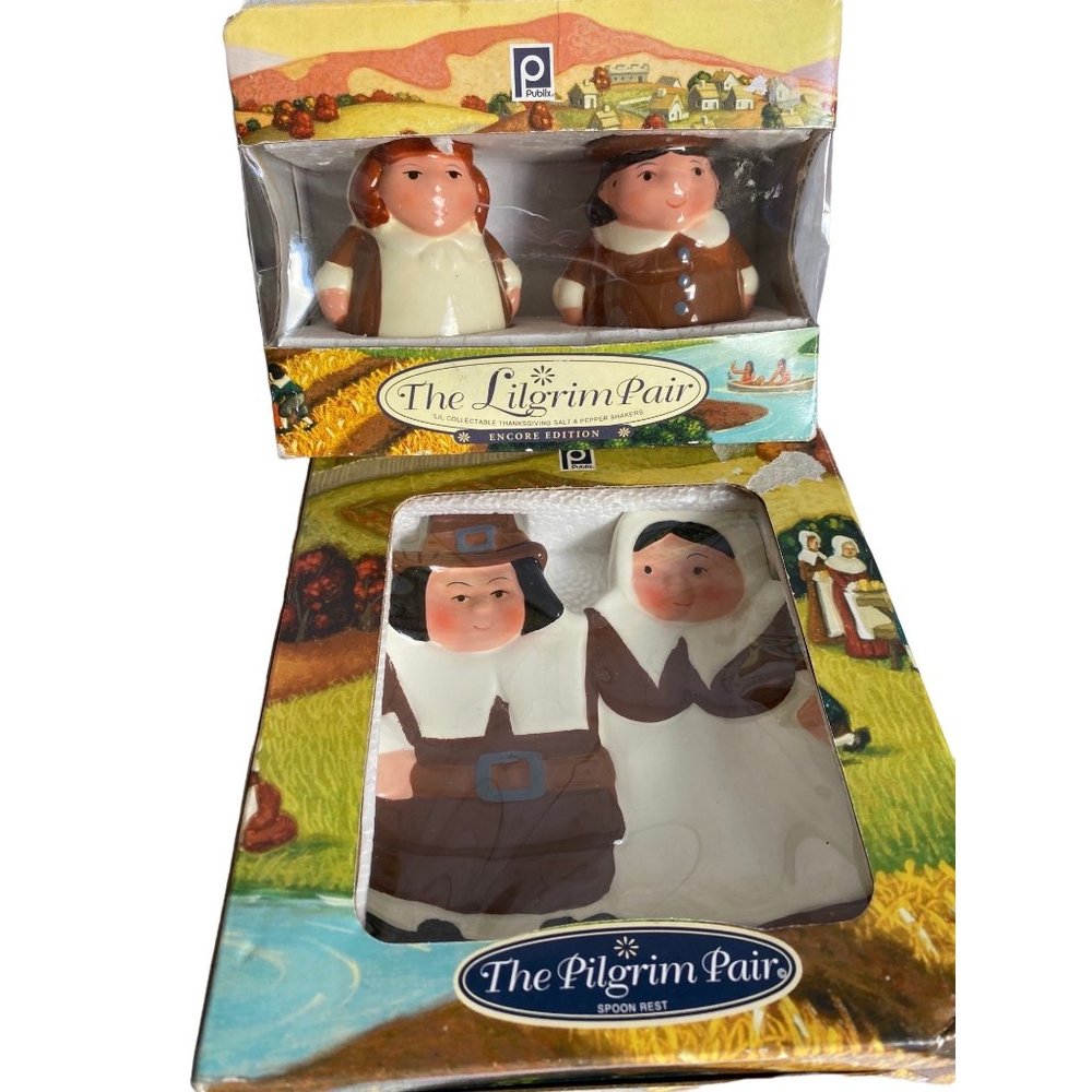 Publix Pilgrim Pair salt and pepper / Spoon Rest Thanksgiving